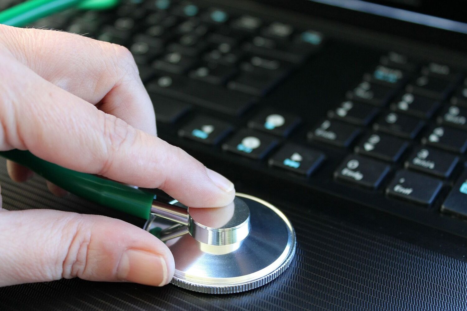 Künstliche Intelligenz im Gesundheitswesen - Enterprise Solutions für Hospital Management mit erfolgreicher KI Services Integration und digitaler Transformation