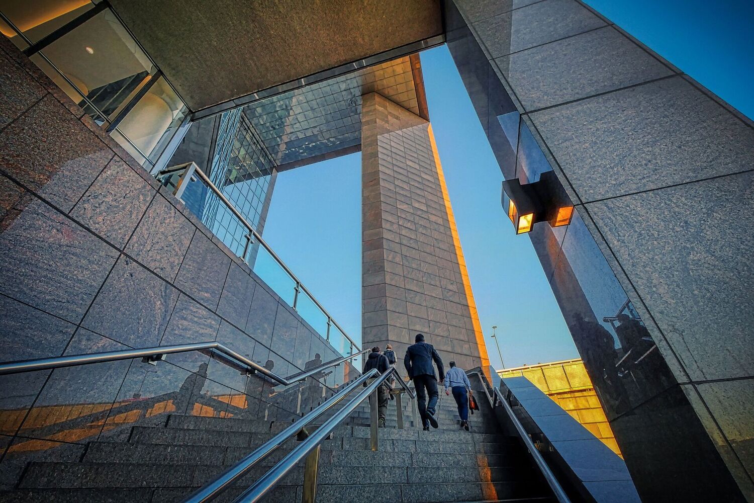 Devontra Software Entwicklung und KI Services - Moderne digitale Lösungen und Consulting Expertise